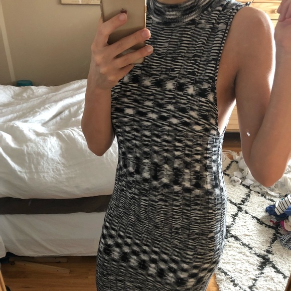 Veda Johnny Knit Dress - Picture 2 of 4